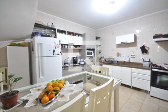 Cozinha de casa à venda com 3 quartos, 180m² em Parque Edu Chaves, São Paulo