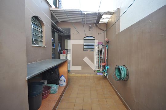 Quintal de casa à venda com 3 quartos, 180m² em Parque Edu Chaves, São Paulo