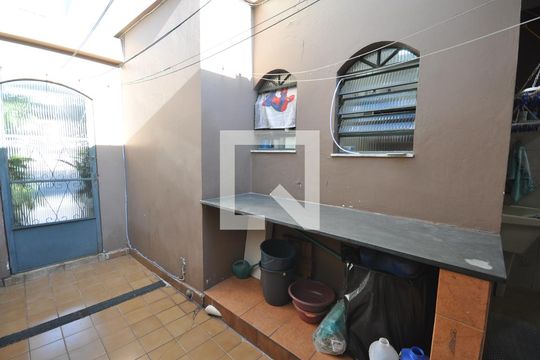 Quintal de casa à venda com 3 quartos, 180m² em Parque Edu Chaves, São Paulo