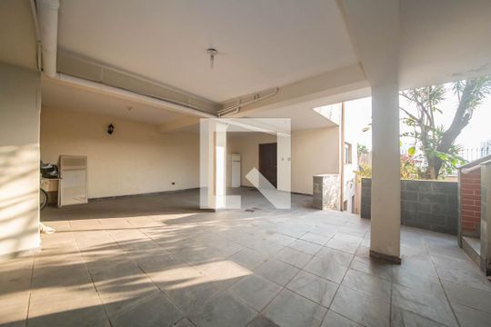 Garagem de casa à venda com 3 quartos, 260m² em Parque Jabaquara, São Paulo