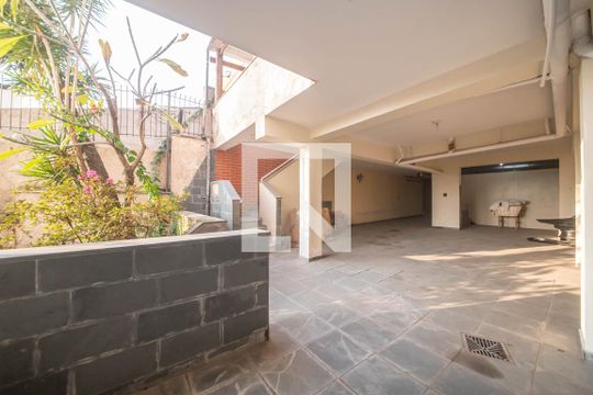 Garagem de casa à venda com 3 quartos, 260m² em Parque Jabaquara, São Paulo
