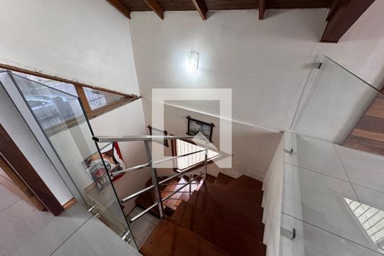 Escada de casa à venda com 3 quartos, 150m² em Santos Dumont, São Leopoldo