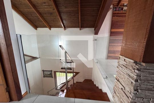 Escada de casa à venda com 3 quartos, 150m² em Santos Dumont, São Leopoldo
