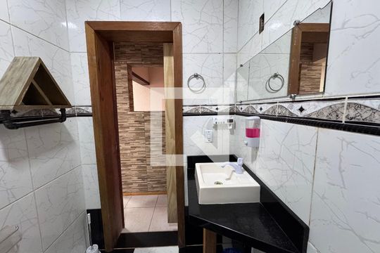 Banheiro 2 de casa à venda com 3 quartos, 150m² em Santos Dumont, São Leopoldo