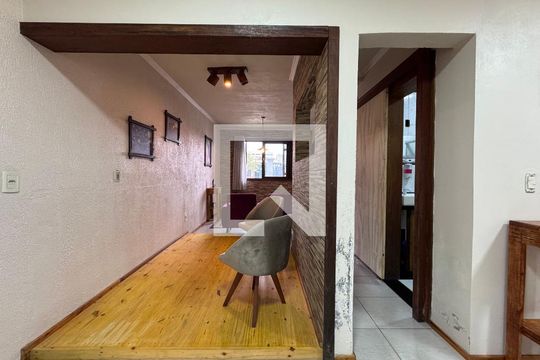 Sala de casa à venda com 3 quartos, 150m² em Santos Dumont, São Leopoldo