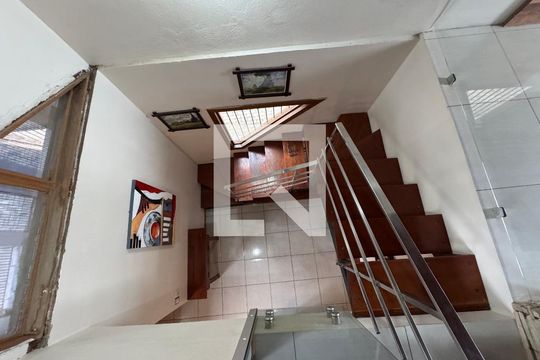 Escada de casa à venda com 3 quartos, 150m² em Santos Dumont, São Leopoldo