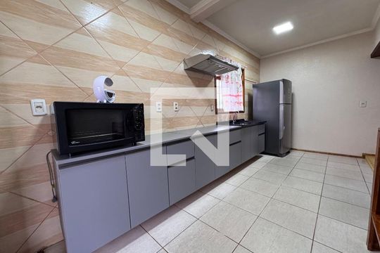 Cozinha de casa à venda com 3 quartos, 150m² em Santos Dumont, São Leopoldo