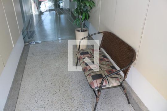 Hall social de apartamento para alugar com 2 quartos, 74m² em Osvaldo Cruz, São Caetano do Sul