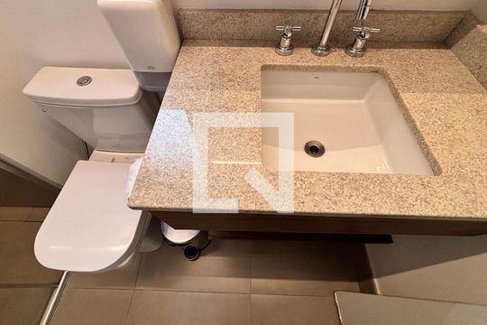 Banheiro de kitnet/studio à venda com 1 quarto, 32m² em Moema, São Paulo