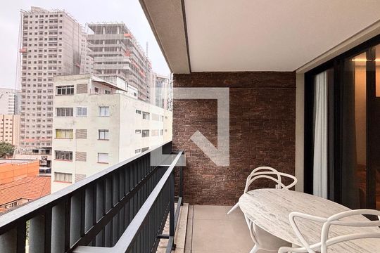 Varanda de kitnet/studio à venda com 1 quarto, 32m² em Moema, São Paulo