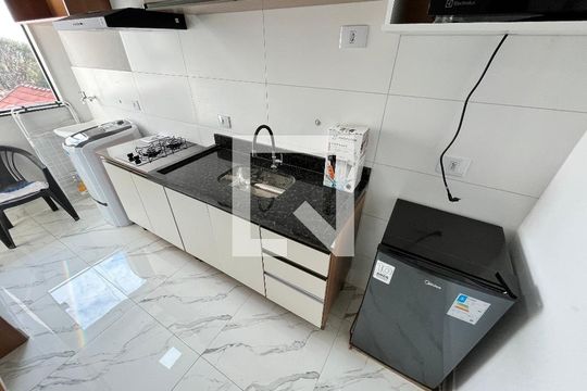 Sala/Cozinha de apartamento para alugar com 1 quarto, 30m² em Parque Peruche, São Paulo