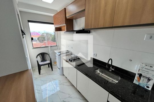 Sala/Cozinha de apartamento para alugar com 1 quarto, 30m² em Parque Peruche, São Paulo