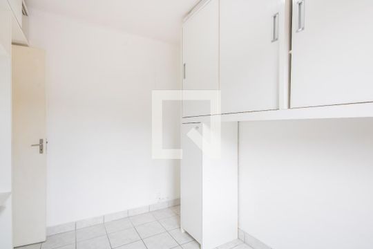 Quarto 2 de apartamento para alugar com 2 quartos, 55m² em Vl Ayrosa, Osasco