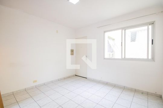 Sala de apartamento para alugar com 2 quartos, 55m² em Vl Ayrosa, Osasco