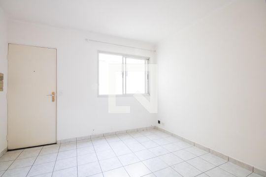 Sala de apartamento para alugar com 2 quartos, 55m² em Vl Ayrosa, Osasco