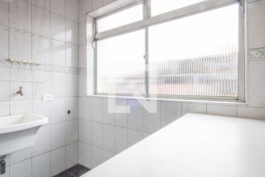 Cozinha e Área de Serviço de apartamento para alugar com 2 quartos, 55m² em Vl Ayrosa, Osasco