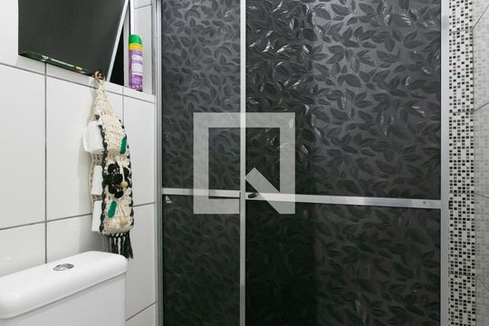 Banheiro  de casa à venda com 2 quartos, 180m² em Conjunto Habitacional A. E. Carvalho, São Paulo