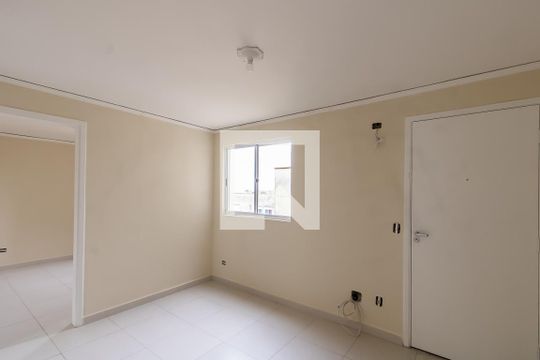Sala de apartamento para alugar com 2 quartos, 51m² em Jardim Maringa, São Paulo