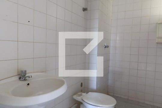 Banheiro de apartamento para alugar com 2 quartos, 71m² em Planalto Verde, Ribeirão Preto
