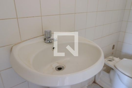 Banheiro de apartamento para alugar com 2 quartos, 71m² em Planalto Verde, Ribeirão Preto