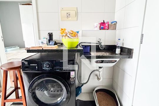 Cozinha e Área de Serviço de apartamento para alugar com 1 quarto, 27m² em Jardim Caravelas, São Paulo