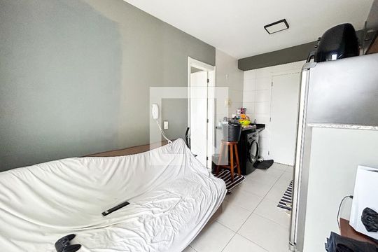 Sala de apartamento para alugar com 1 quarto, 27m² em Jardim Caravelas, São Paulo