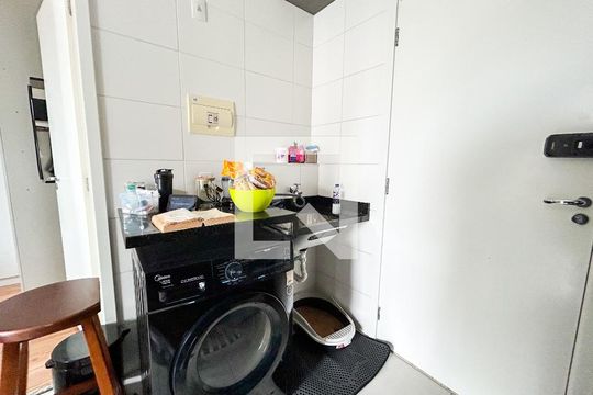 Cozinha e Área de Serviço de apartamento para alugar com 1 quarto, 27m² em Jardim Caravelas, São Paulo