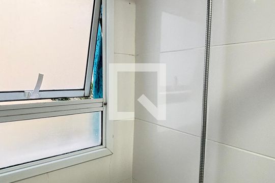 Banheiro Social de apartamento à venda com 3 quartos, 75m² em Parque das Nações, Santo André
