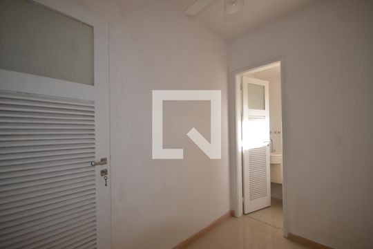 Quarto de Serviço de apartamento à venda com 2 quartos, 75m² em Vila Valqueire, Rio de Janeiro