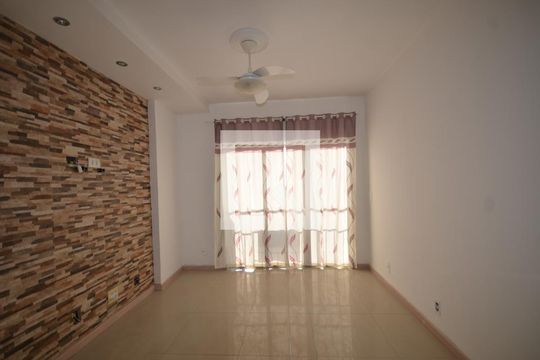 Apartamento à venda com 2 quartos, 75m² em Vila Valqueire, Rio de Janeiro