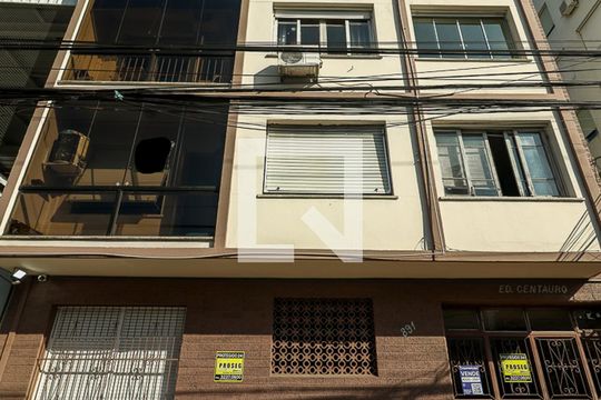 Fachada de apartamento à venda com 3 quartos, 122m² em Santa Cecília, Porto Alegre