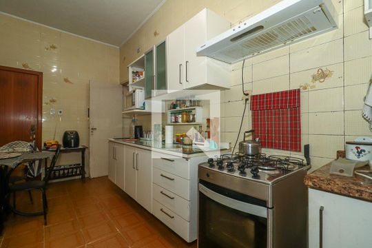 Cozinha de apartamento à venda com 3 quartos, 122m² em Santa Cecília, Porto Alegre