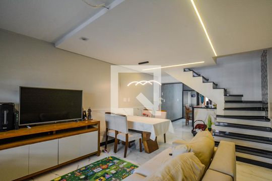 Casa à venda com 3 quartos, 210m² em Vila Scarpelli, Santo André