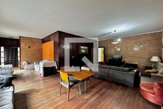 Casa à venda com 5 quartos, 430m² em Chácara Monte Alegre, São Paulo