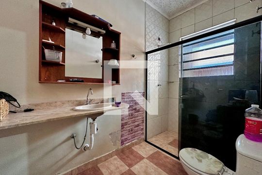 Banheiro Suíte 2 de casa à venda com 5 quartos, 430m² em Chácara Monte Alegre, São Paulo