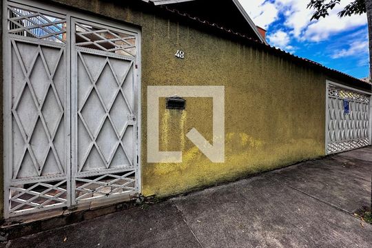 Fachada de casa à venda com 5 quartos, 430m² em Chácara Monte Alegre, São Paulo