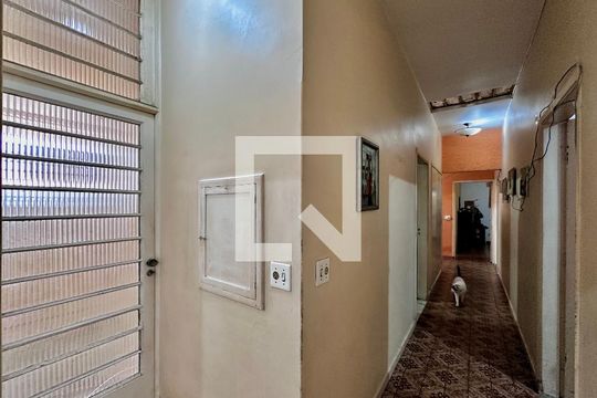 Corredor Quartos de casa à venda com 5 quartos, 430m² em Chácara Monte Alegre, São Paulo