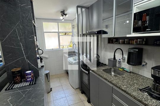 Cozinha de apartamento à venda com 2 quartos, 81m² em Santo Antônio, Porto Alegre