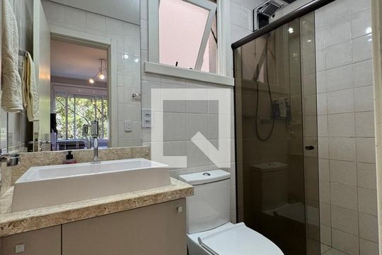 Banheiro 2 de apartamento à venda com 2 quartos, 81m² em Santo Antônio, Porto Alegre