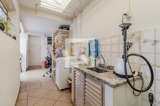 Área de Serviço de casa para alugar com 3 quartos, 164m² em Sumaré, São Paulo
