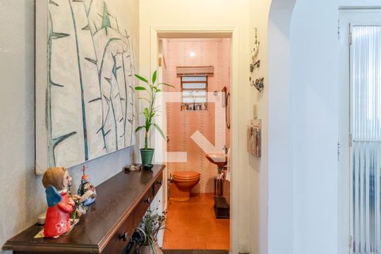 Lavabo da Sala de casa para alugar com 3 quartos, 164m² em Sumaré, São Paulo