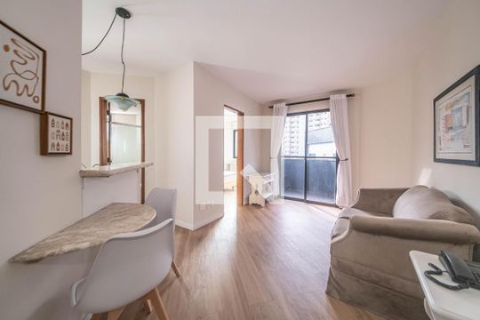 Sala de apartamento para alugar com 1 quarto, 37m² em Brooklin Novo, São Paulo