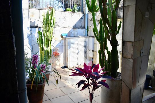 Garagem de casa à venda com 3 quartos, 220m² em Planalto Paulista, São Paulo