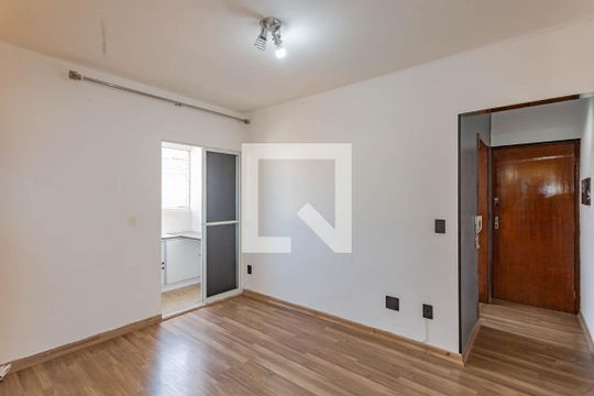 Sala de apartamento para alugar com 2 quartos, 60m² em Jardim Patente, São Paulo