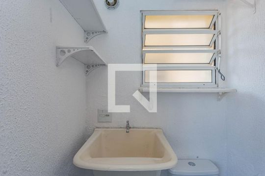 Área de Serviço de apartamento para alugar com 2 quartos, 60m² em Jardim Patente, São Paulo
