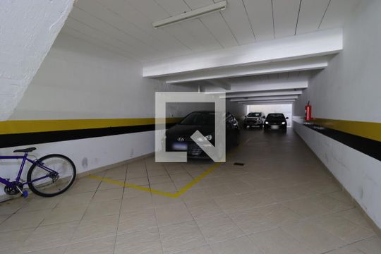 Garagem de apartamento à venda com 3 quartos, 84m² em Campestre, Santo André