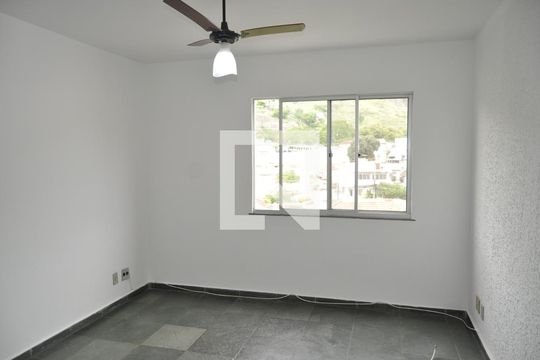 Sala de apartamento à venda com 2 quartos, 50m² em Engenho de Dentro, Rio de Janeiro