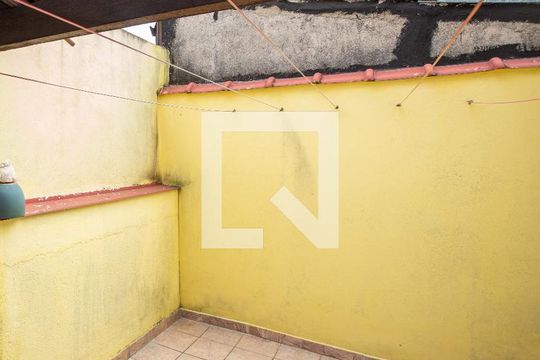 Quintal de casa à venda com 3 quartos, 100m² em Centro, Diadema