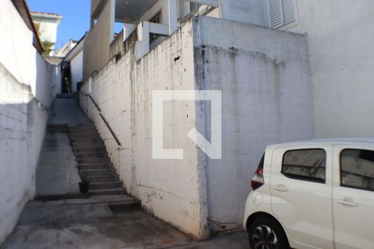 Garagem de casa à venda com 2 quartos, 176m² em Jardim Belval, Barueri