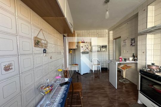 Cozinha de casa à venda com 2 quartos, 176m² em Jardim Belval, Barueri